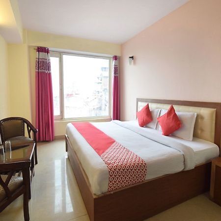 Oyo 8439 Hotel Howard Simlá Kültér fotó