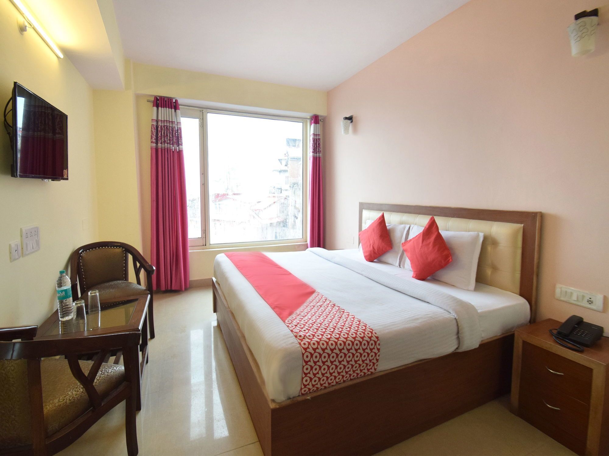 Oyo 8439 Hotel Howard Simlá Kültér fotó