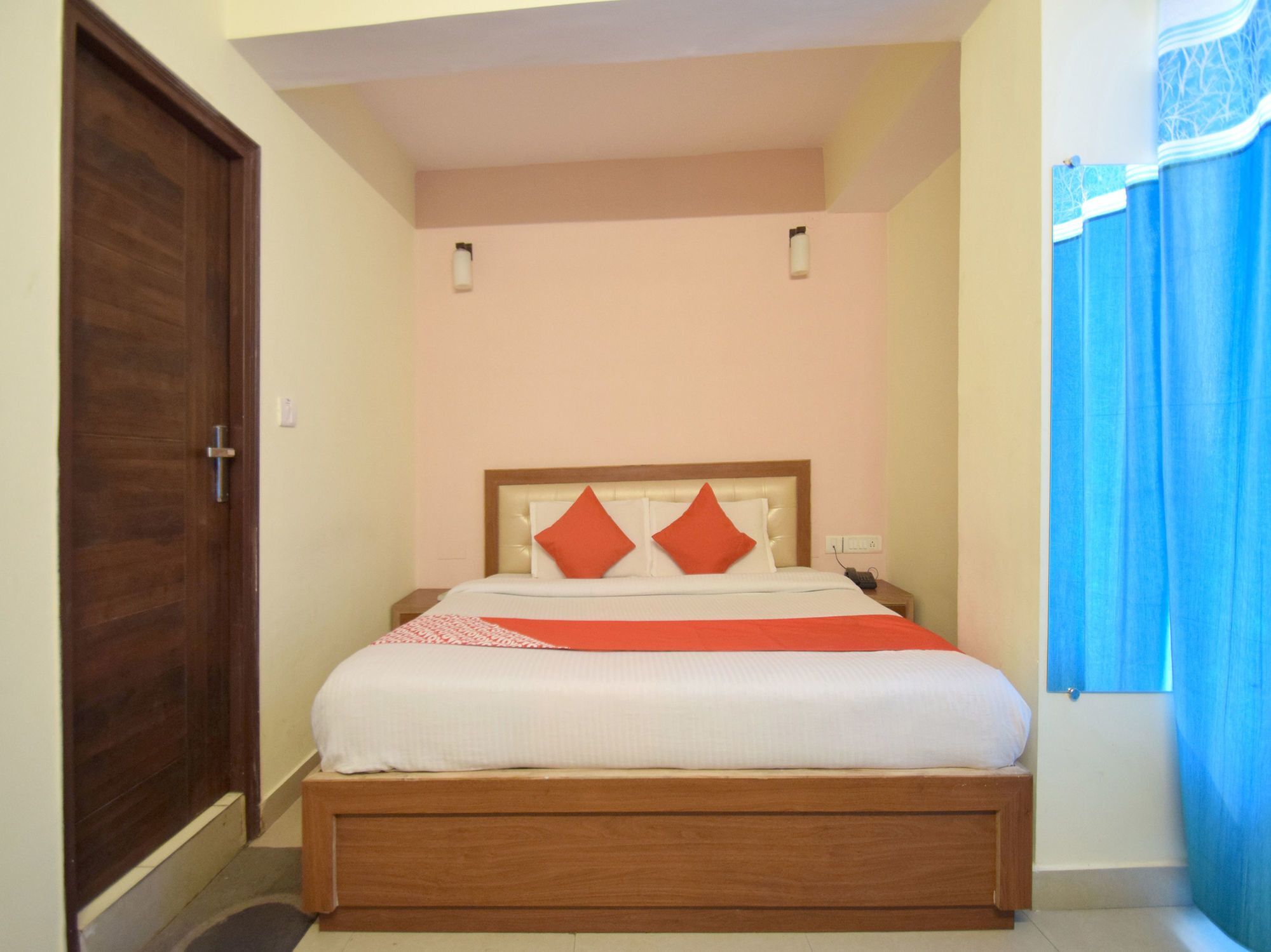 Oyo 8439 Hotel Howard Simlá Kültér fotó
